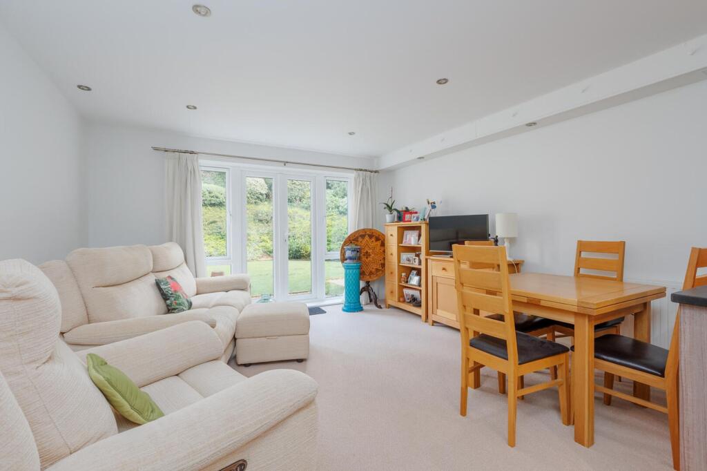 Apartment in Bournemouth, Westbourne - View 4