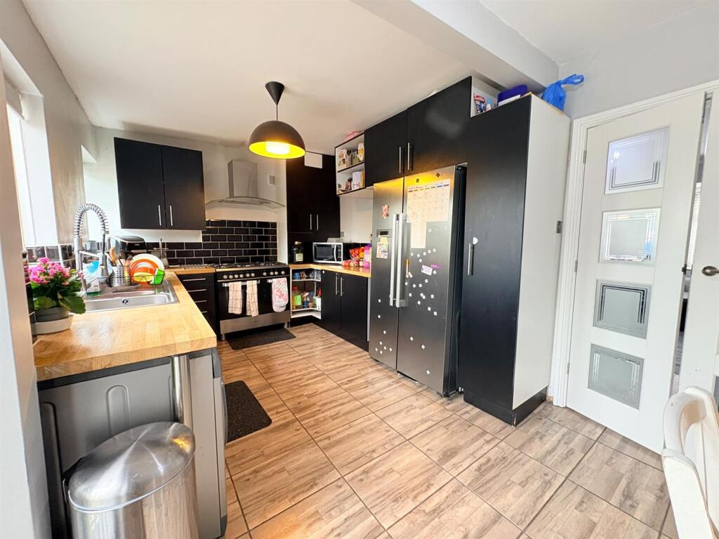 House in Birmingham, West Midlands - View 5