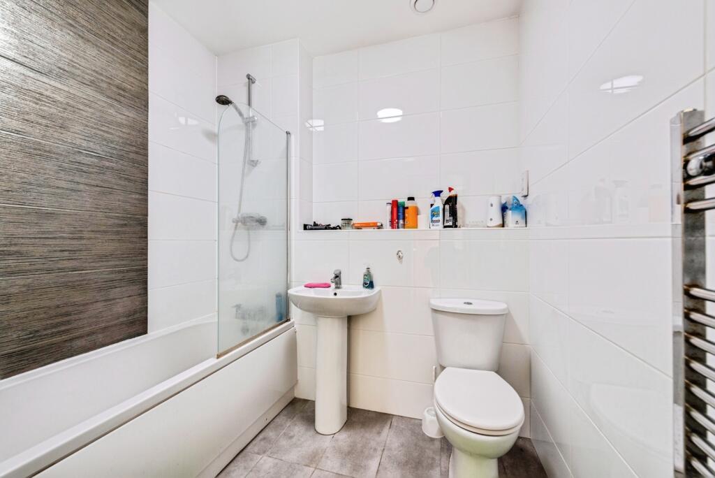 Apartment in Swindon, Railway Village, Town Centre - More
