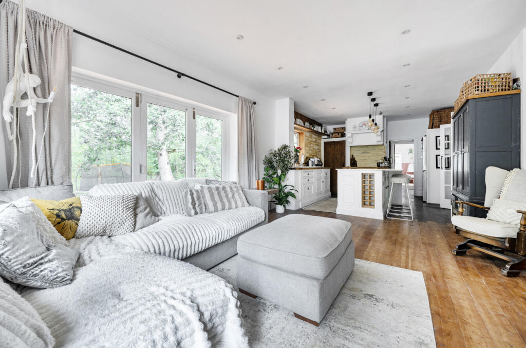 House in Guildford - View 4