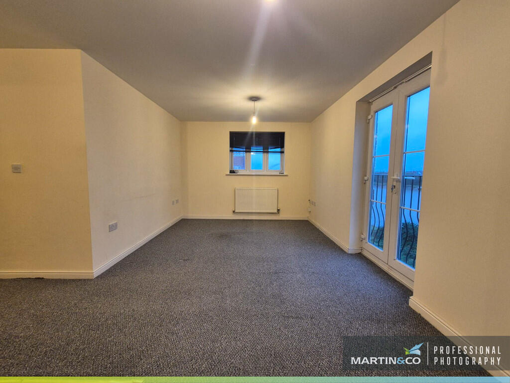 Apartment in Newport, Liswerry - More
