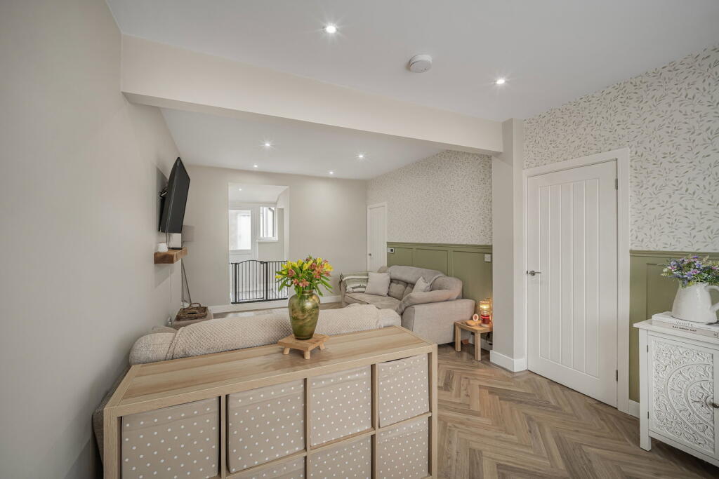 House in Caerphilly, Aber Valley - More