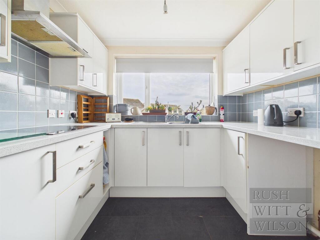 House in Bexhill-on-Sea, Pebsham - View 3