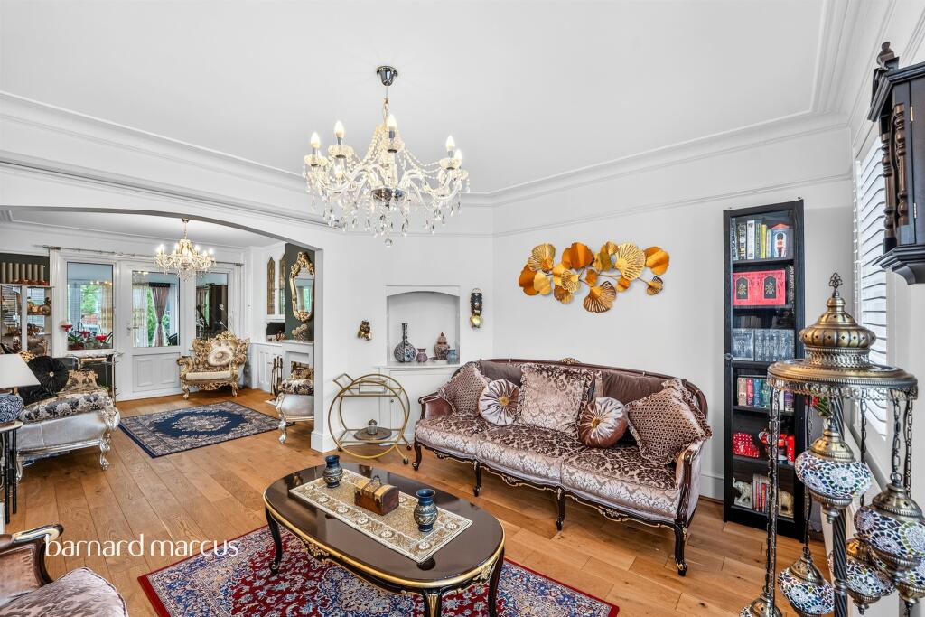House in London - View 2