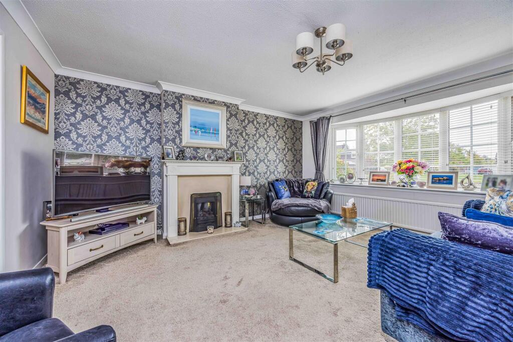 House in Portsmouth - More