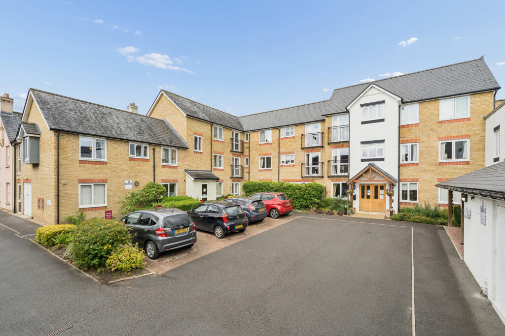 Main image of property: High Street, Berkhamsted