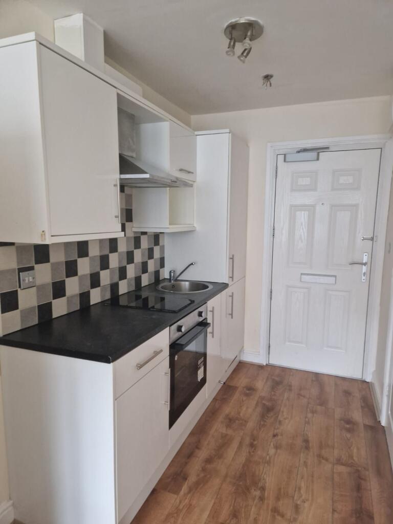 Apartment in Luton, New Town - View 5