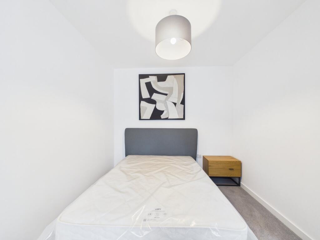 Apartment in Twickenham - View 3