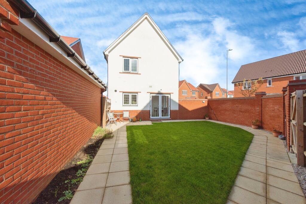 Daffodil Close, Stowupland, Stowmarket photo 3