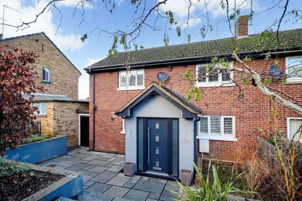 Main image of property: Parkfield, Markyate, AL3