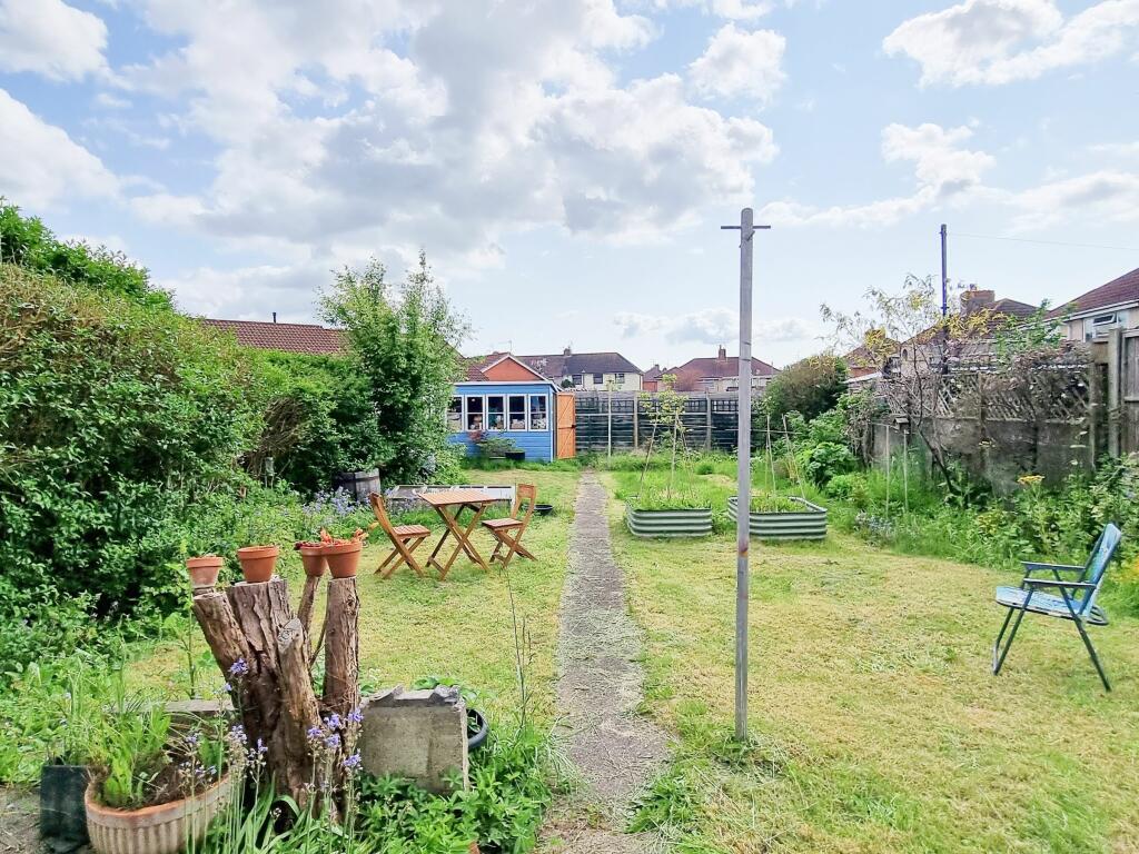 2 bedroom end of terrace house for rent