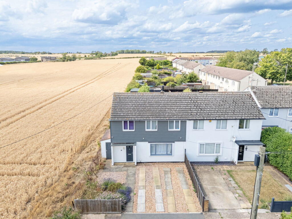 Alexander Place, Irthlingborough, NN9 5UX photo 2