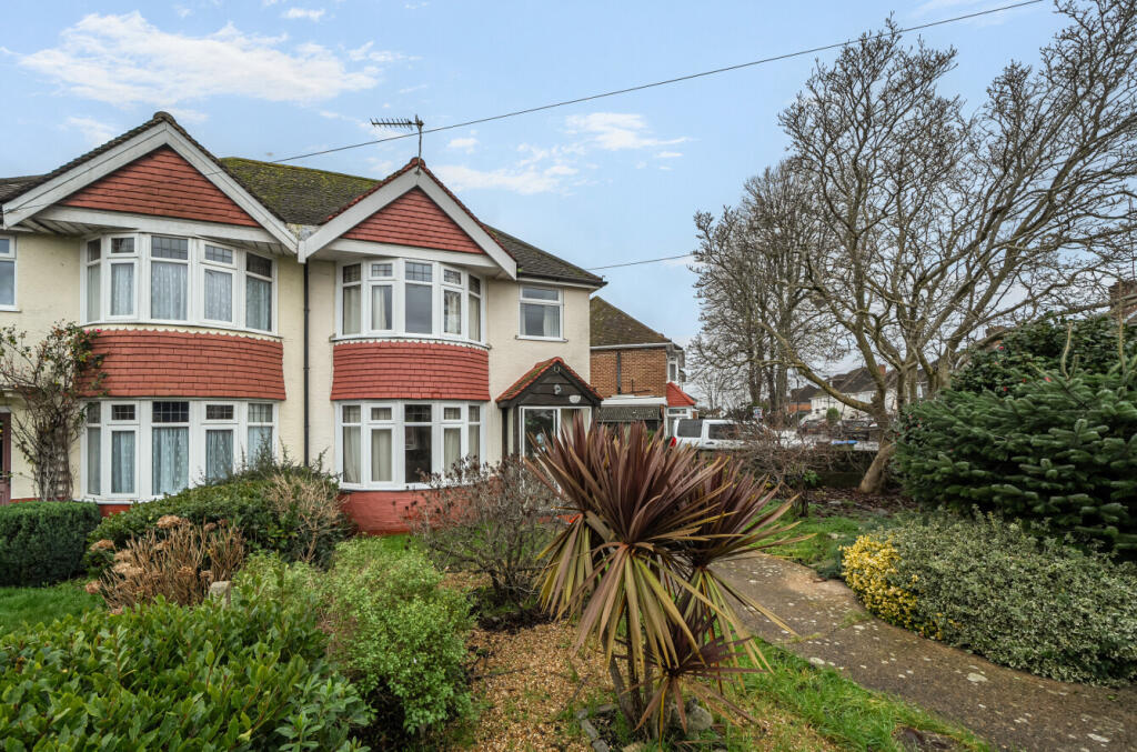 3-bed semi-detached on Gladstone Road, Southampton, Hampshire, £260,000