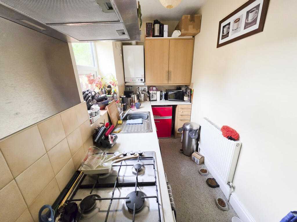 House in Huddersfield - View 4