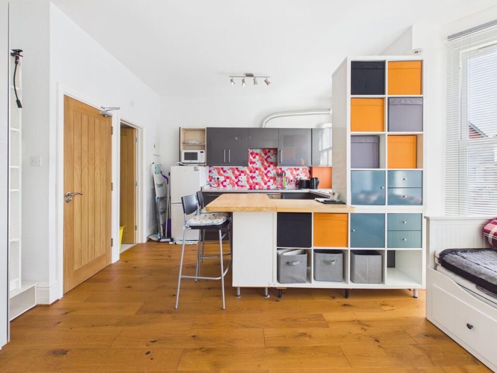 Apartment in North Norfolk, Cromer - View 2
