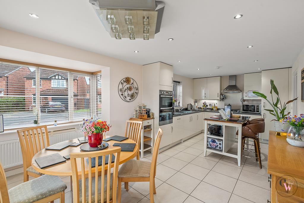 House in Middlewich, Oak Meadow, Cheshire East - View 3