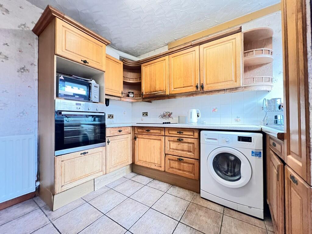 Runswick Avenue, Redcar, North Yorkshire, TS10 photo 2