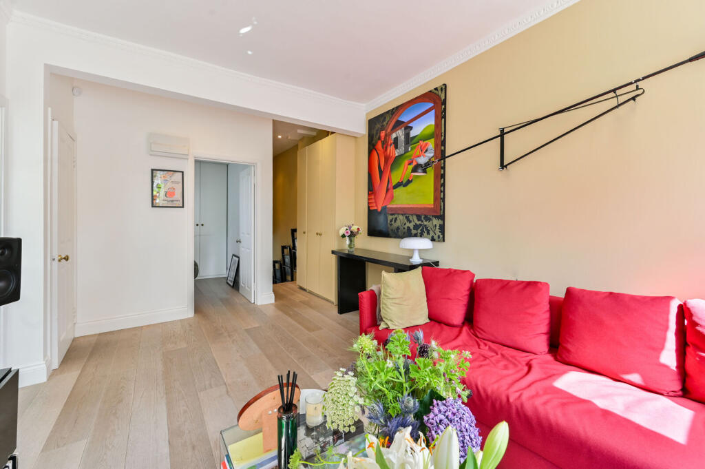 Apartment in London - View 3