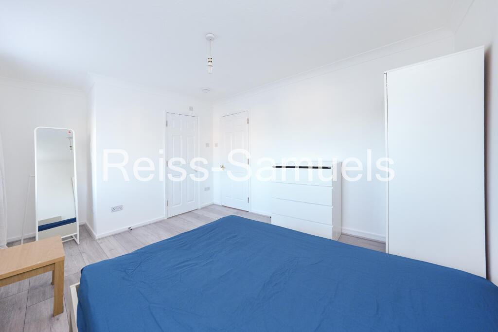 5 bedroom town house for rent