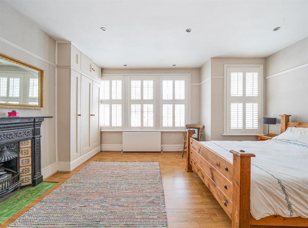 House in London - View 5
