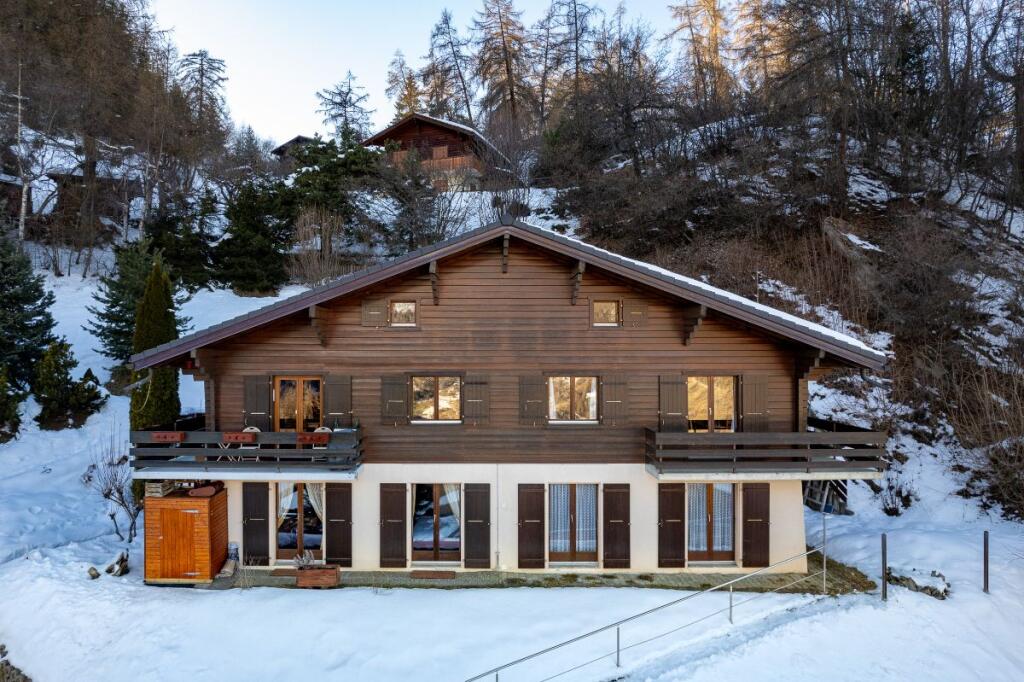 Main image of property: Chalet La Biole