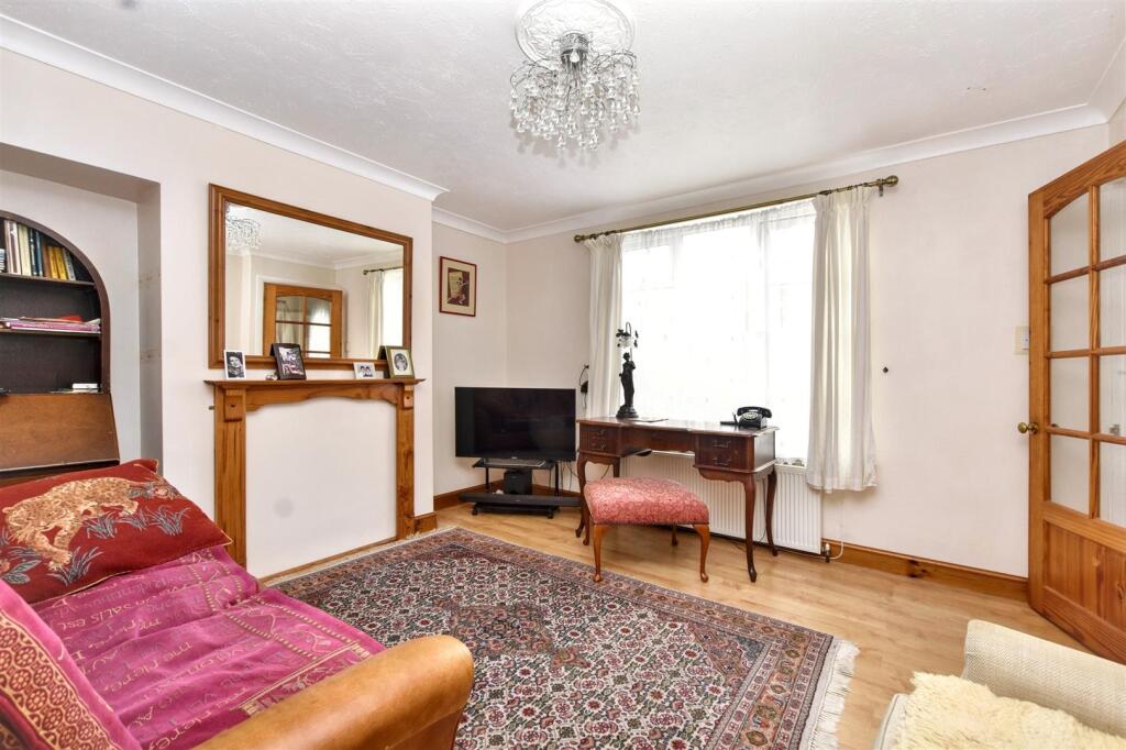 Beechy Avenue, Eastbourne photo 2
