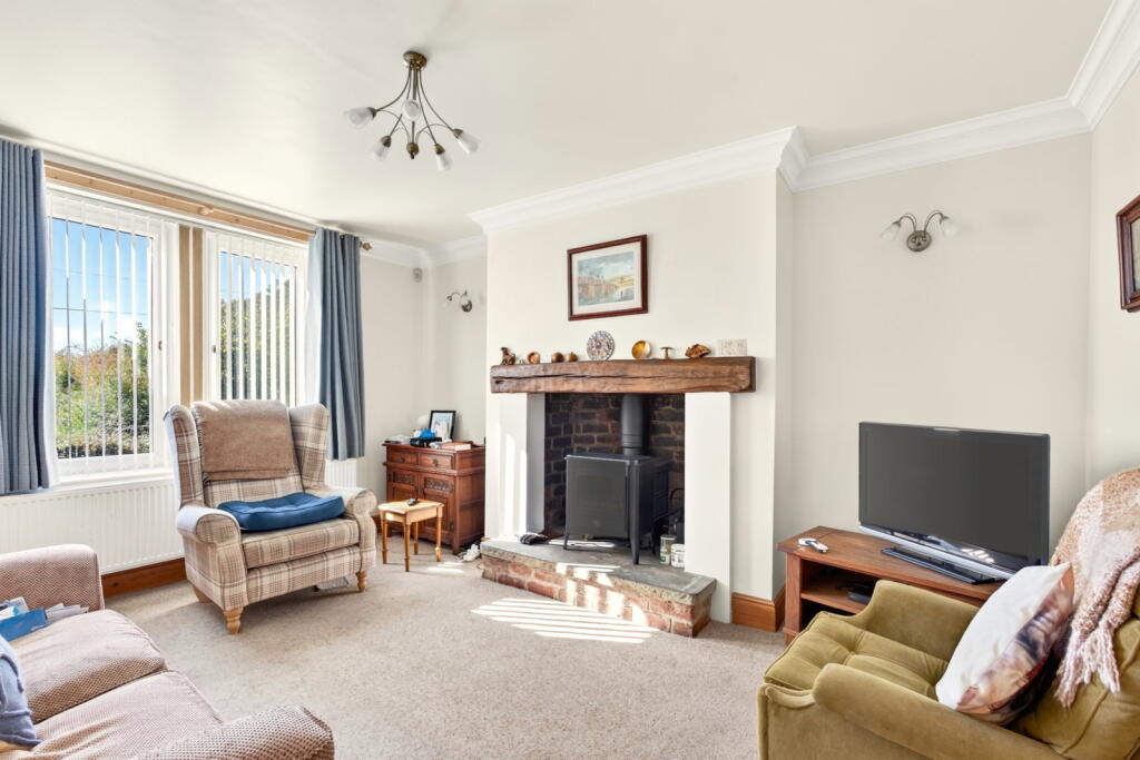 Hall Royd Lane, Silkstone Common, Barnsley, S75 4PW photo 5