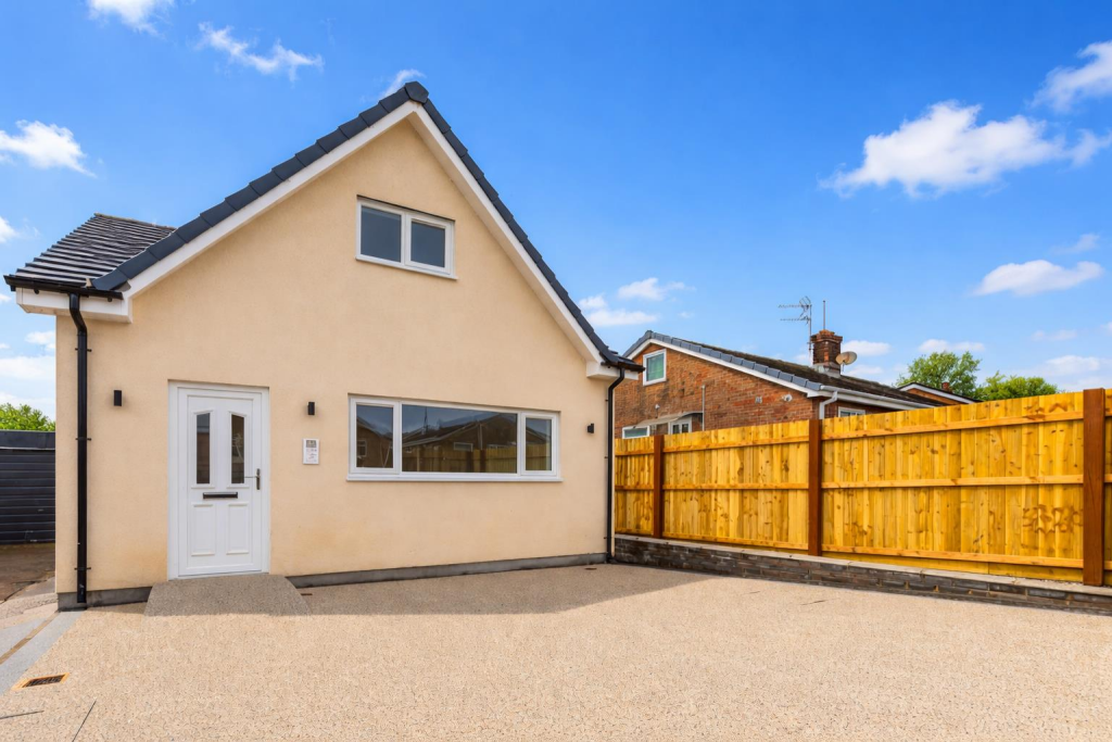 Main image of property: Heol Y Pia, Caerphilly