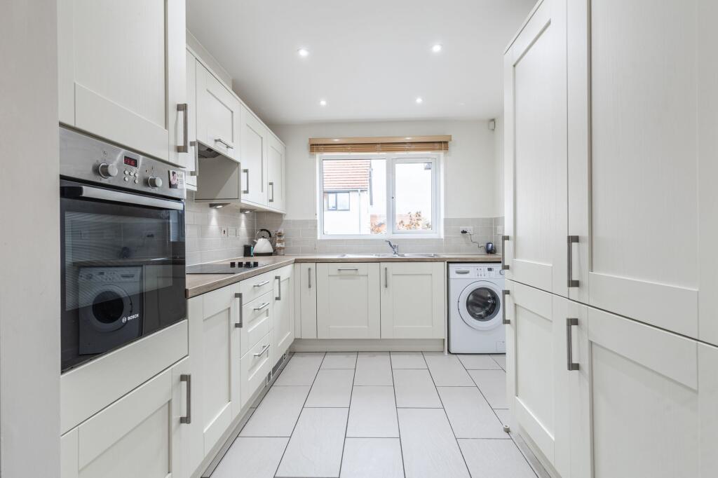 Main image of property: Chain Free in Hingham