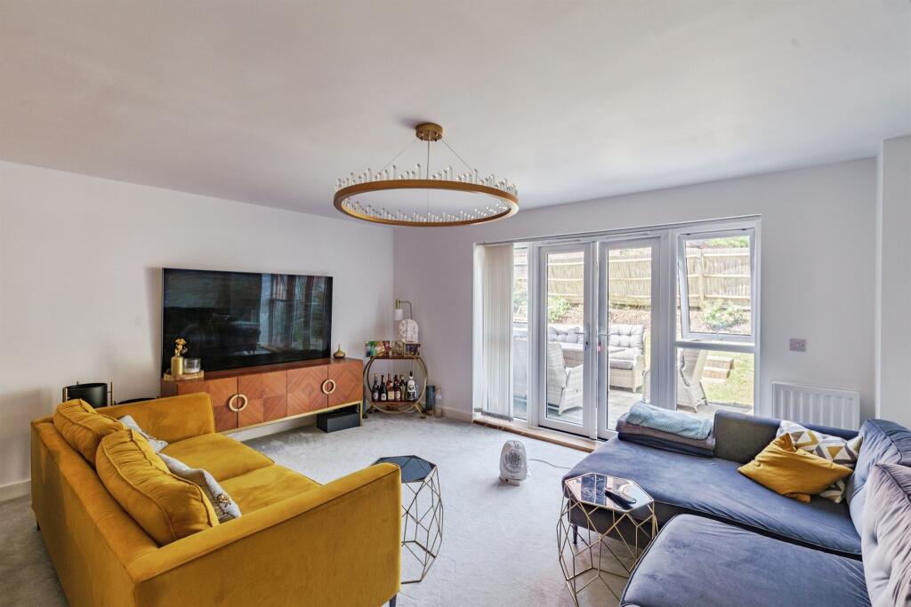 House in Redhill - View 4