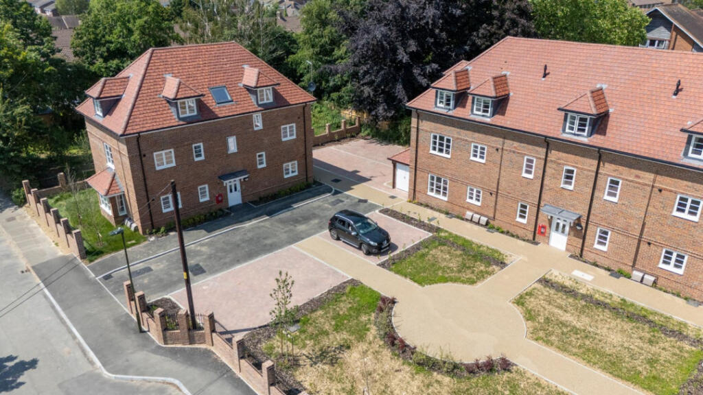 Main image of property: The Bindery,
Seymour Mews,
Petworth,
West Sussex
GU28 0FN