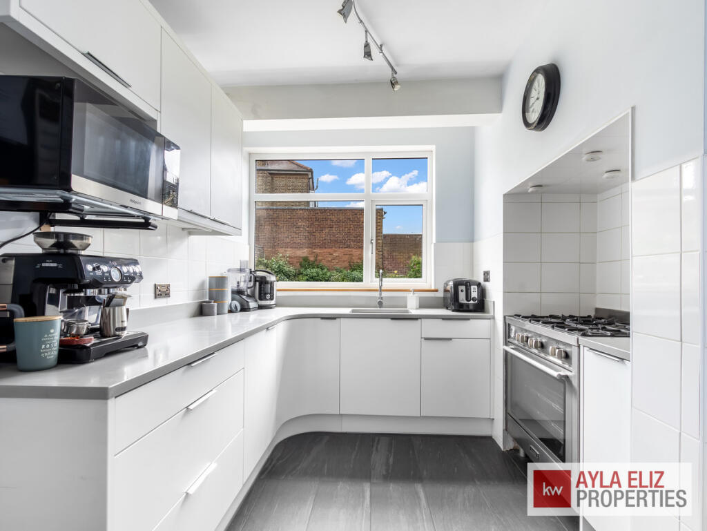 House in London, Edmonton - View 3