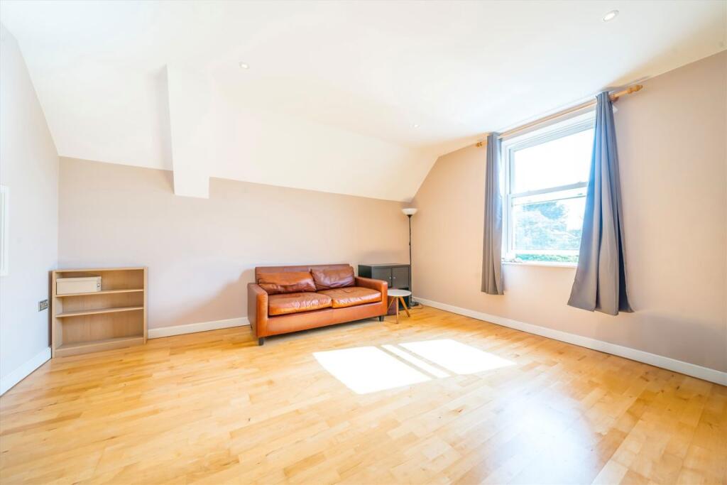Apartment in London - View 4