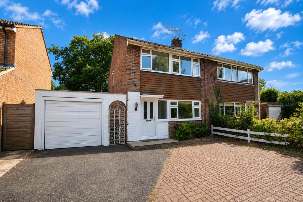Main image of property: Chatfield Close, Farnborough, Hampshire, GU14