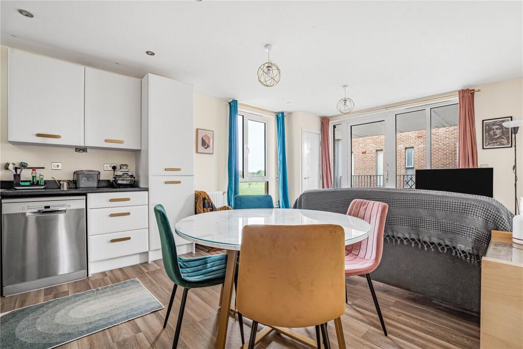 Apartment in Cambridge, South Trumpington - More