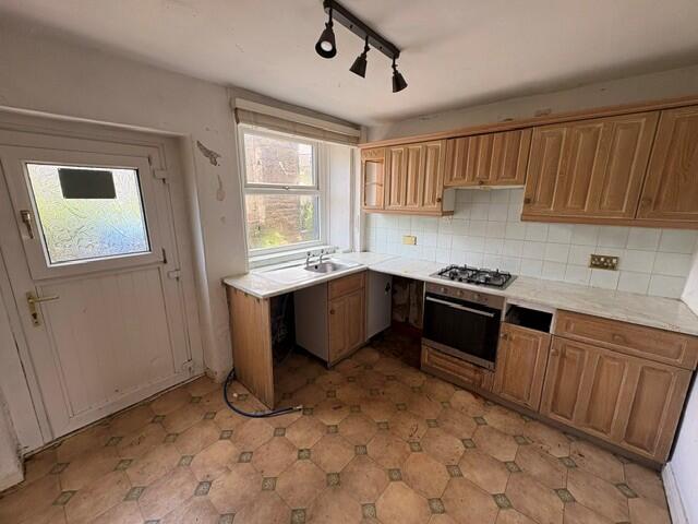 5 Thompson Terrace, Westwood, Carleton, North Yorkshire, BD23 3DU - View 5