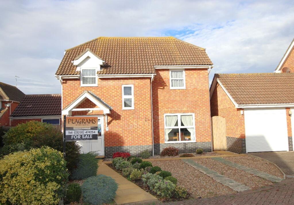 Selsey Avenue, Clacton on Sea, CO15 photo 2