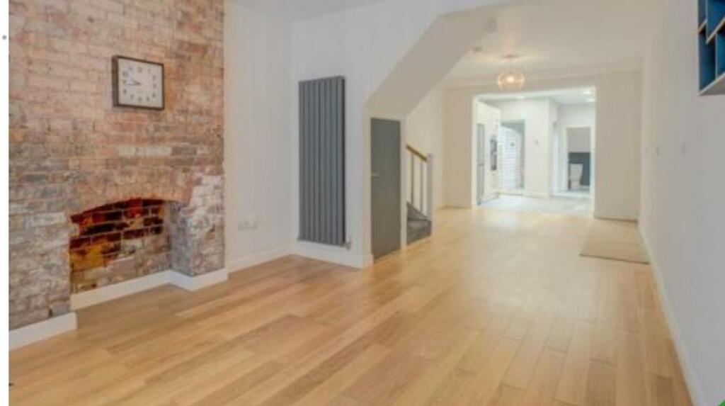 House in Nottingham - View 5
