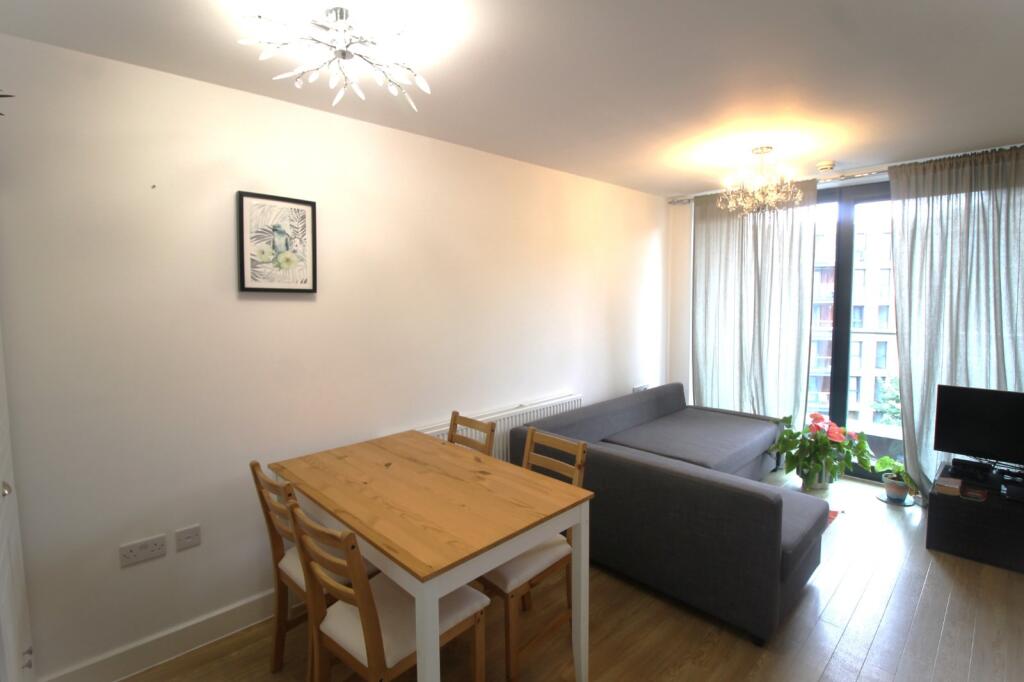 Apartment in London, Canada Water, Rotherhithe - View 5