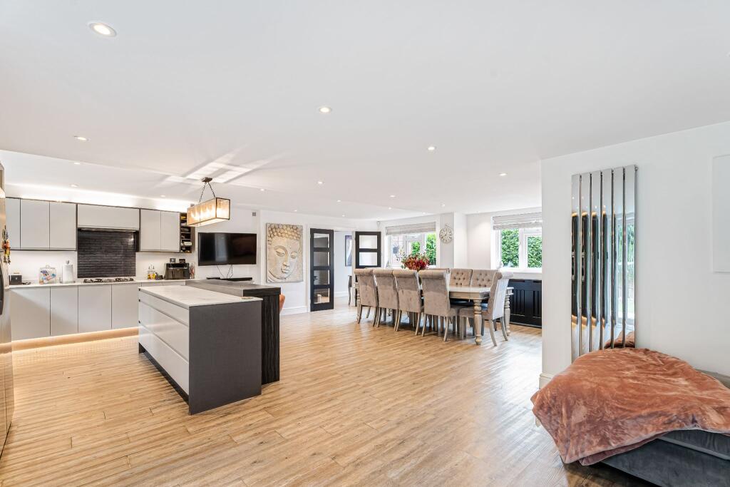 House in Enfield - More