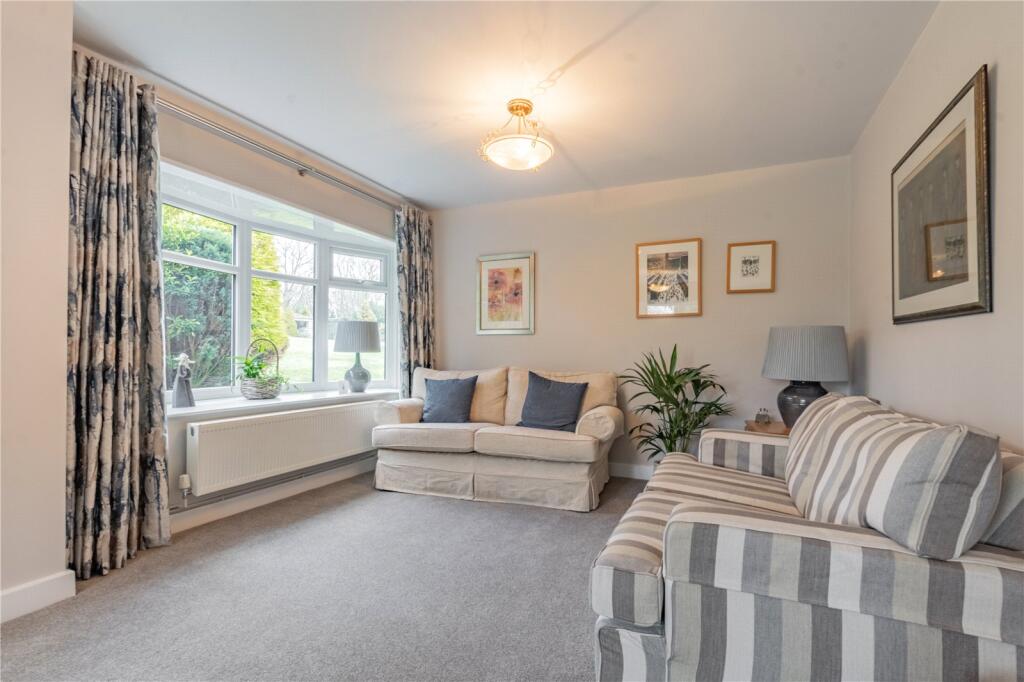 Camberley Drive, Bamford, Rochdale, OL11 photo 5