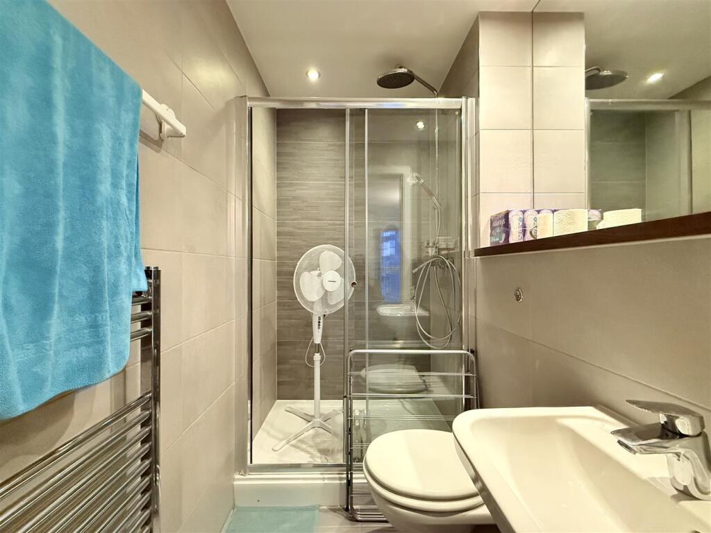 Apartment in Manchester - More