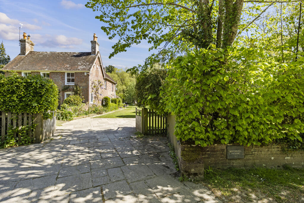 Mill Lane, Hellingly, East Sussex photo 4