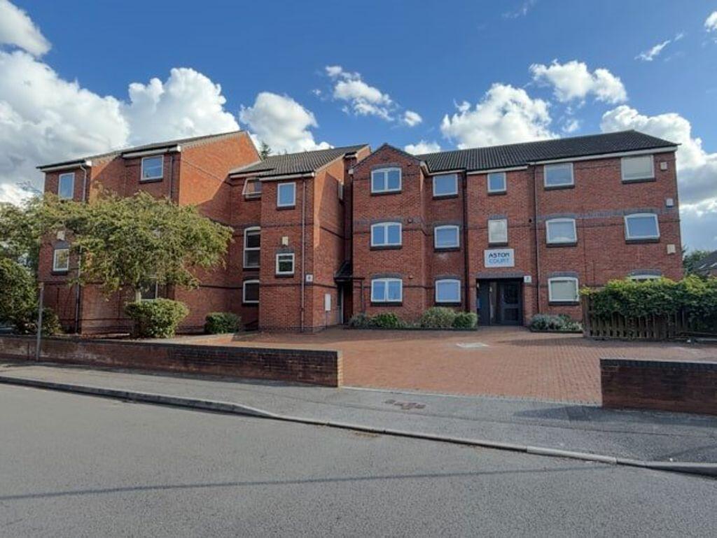 Main image of property: PRE BOOK ENSUITE ROOMS Nr QMC.