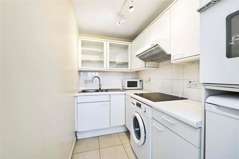 Apartment in London, Earl's Court - View 5