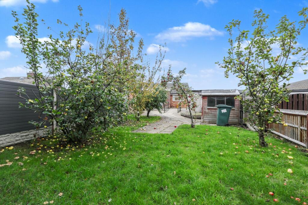 Deansfield Close, Armthorpe, DN3 photo 4