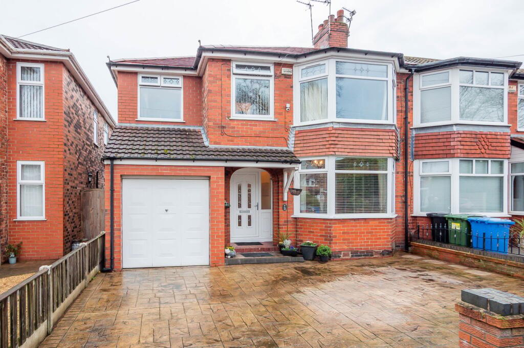 Main image of property: Lonsdale Avenue, Davyhulme, Manchester, M41