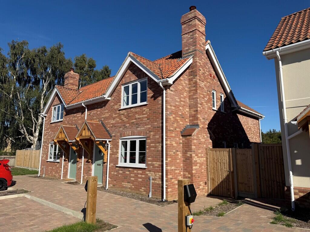 3-bed semi-detached on Flordon Road, Creeting St. Mary, £360,000