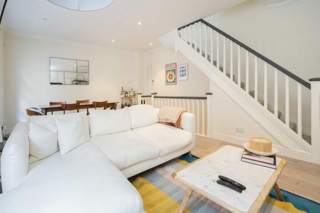 House in London - View 2