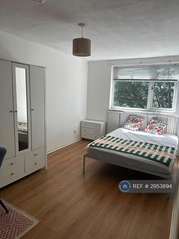 Main image of property: Horseshoe Crescent, London, UB5